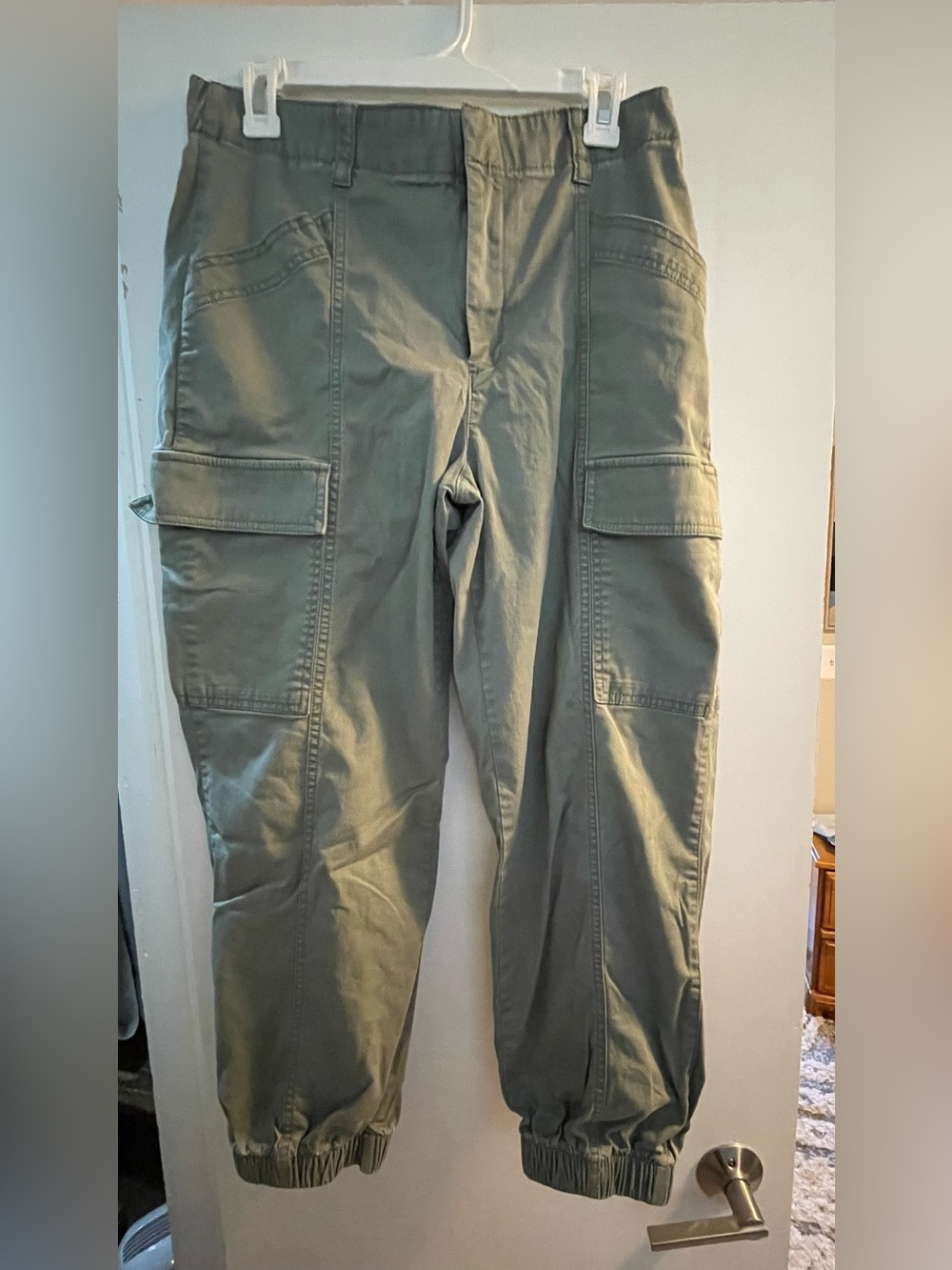 GAP Women's Cargo Pants in Olive